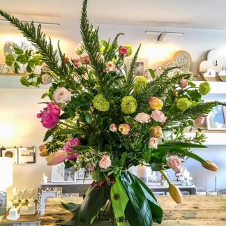 bouquet, peonie, tulipani, viburnum