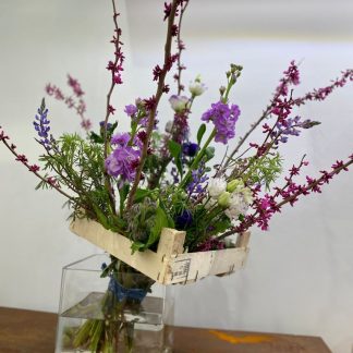 lisianthus, bouquet, cassetta, viole
